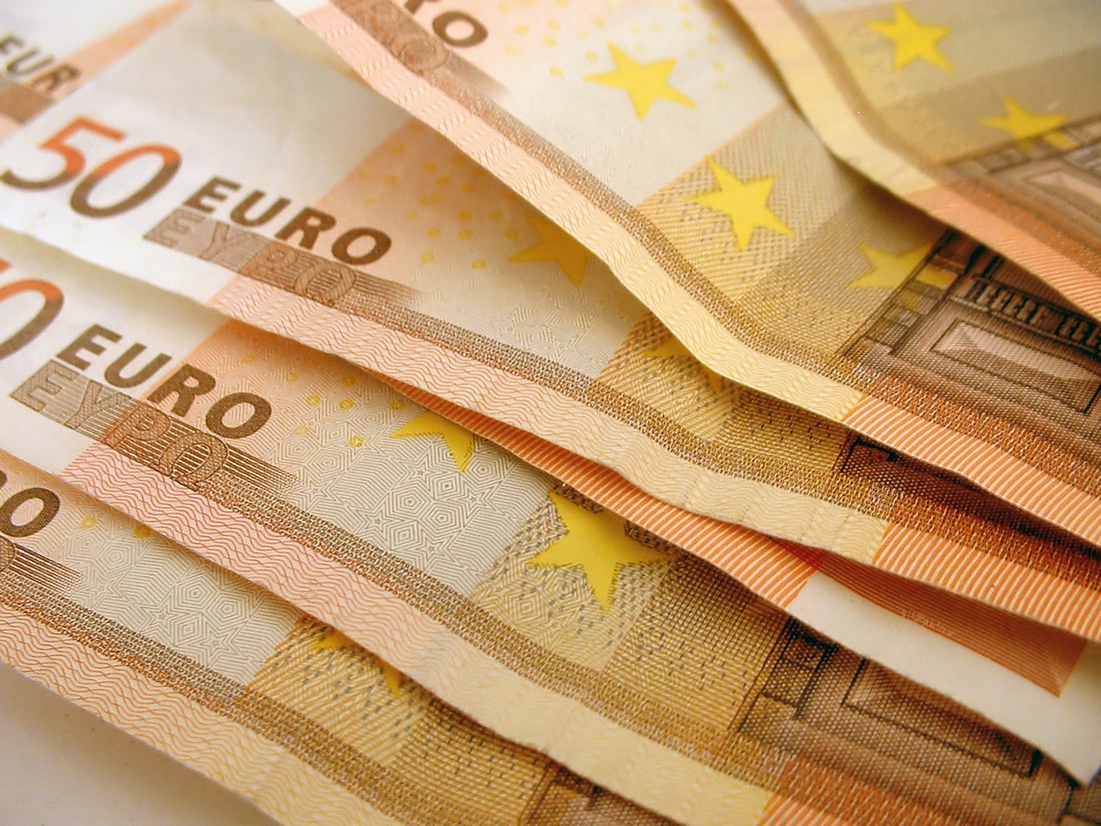 Dengi. Деньги евро. Деньги евро картинки. Обои деньги. Обои деньги евро.