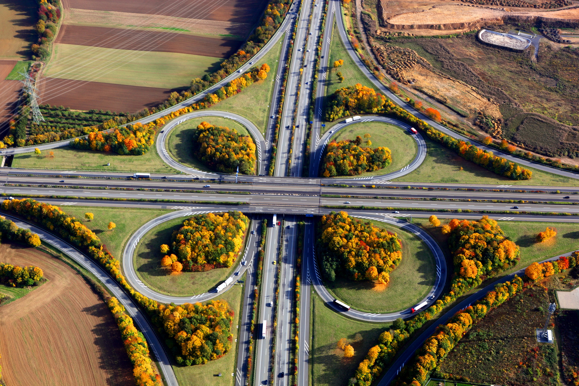 Работа дороги и мосты. Хайвей в Германии. Развязки дорог. Озеленение дорог. Озеленение транспортных развязок.