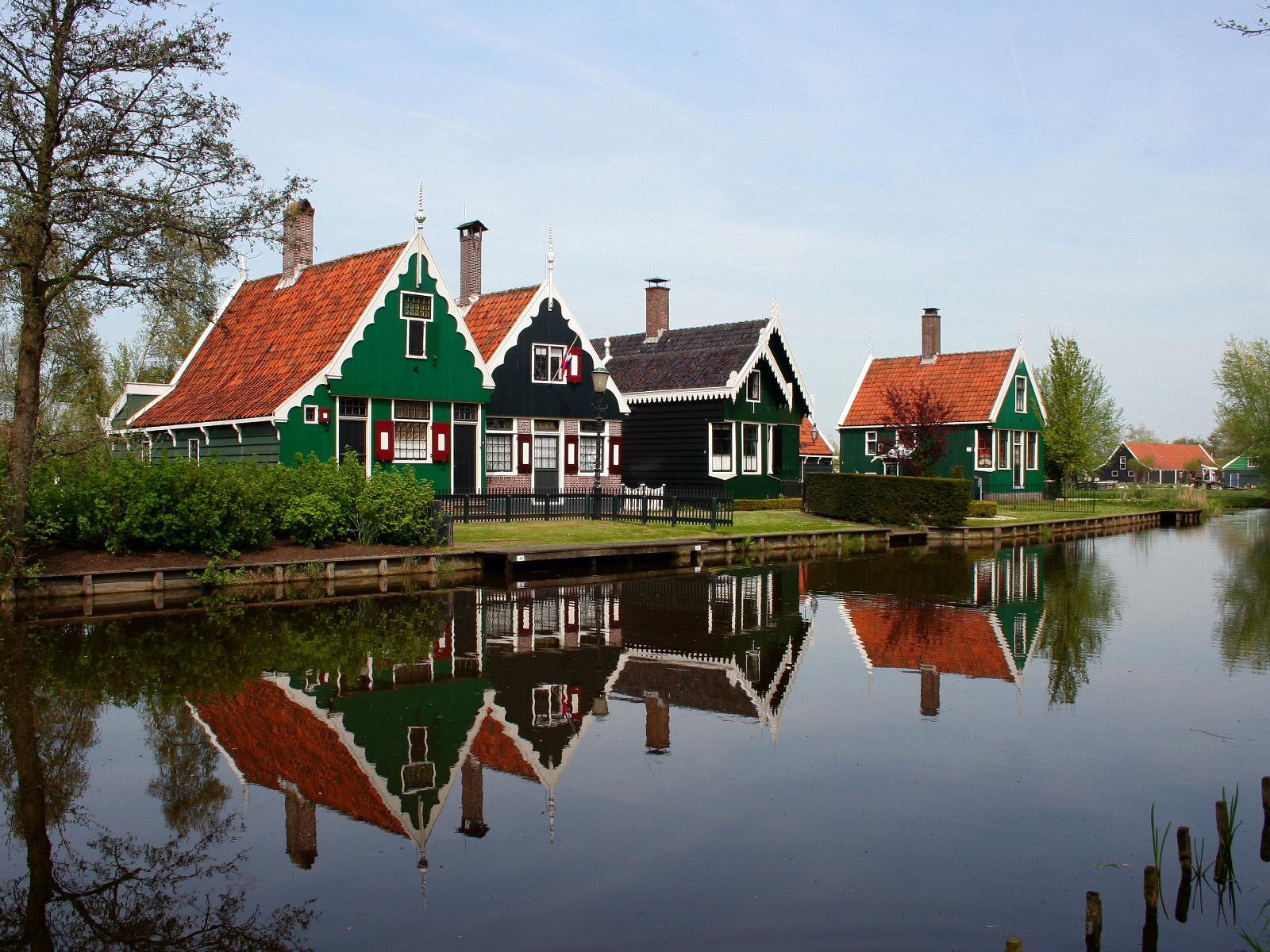 荷兰鹿特丹著名的立方体黄色房屋.高清摄影大图-千库网