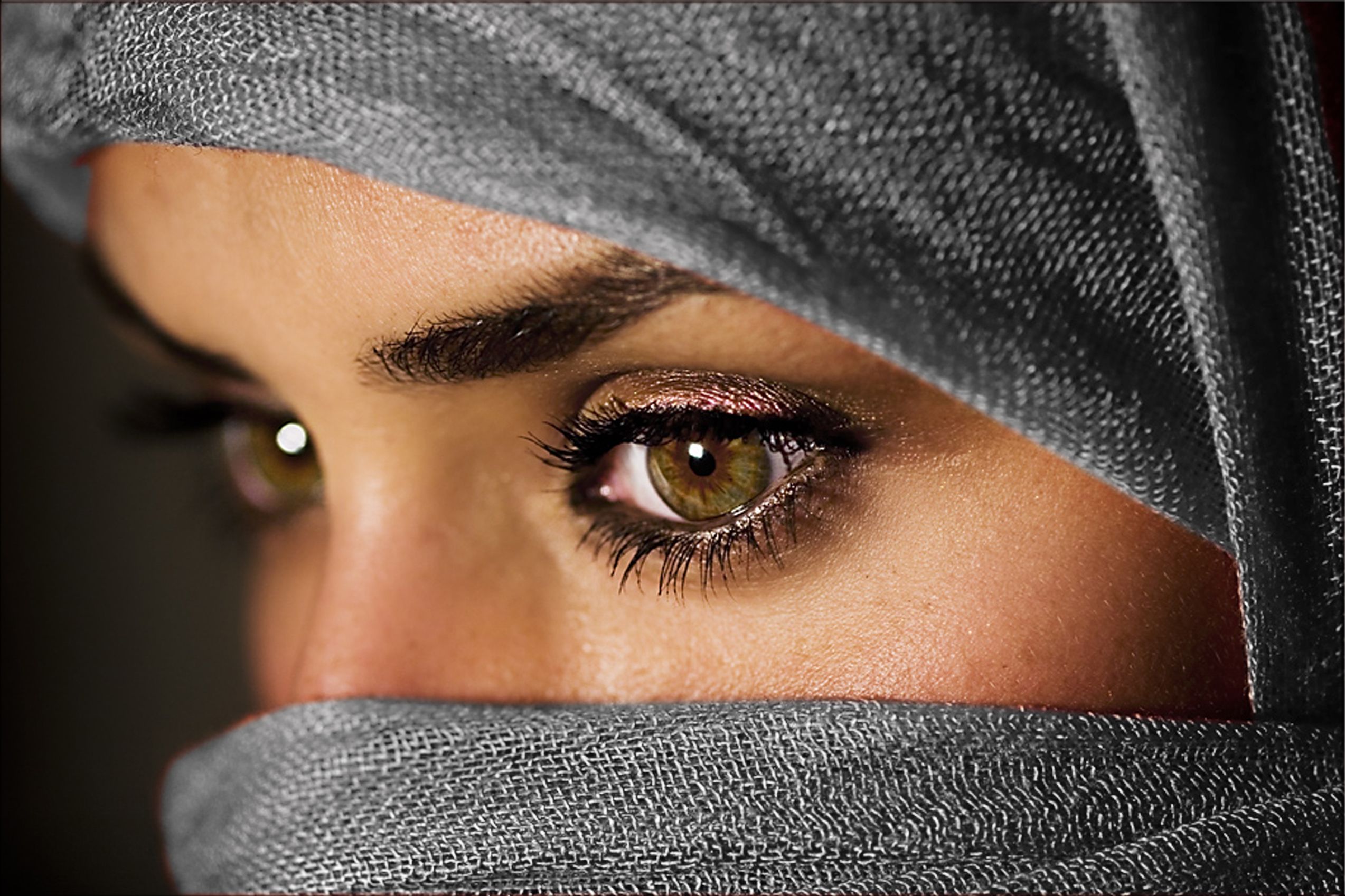 Глаза долу. Красивые восточные глаза. Женские глаза. Арабские глаза девушек. Восточные женщины в парандже.