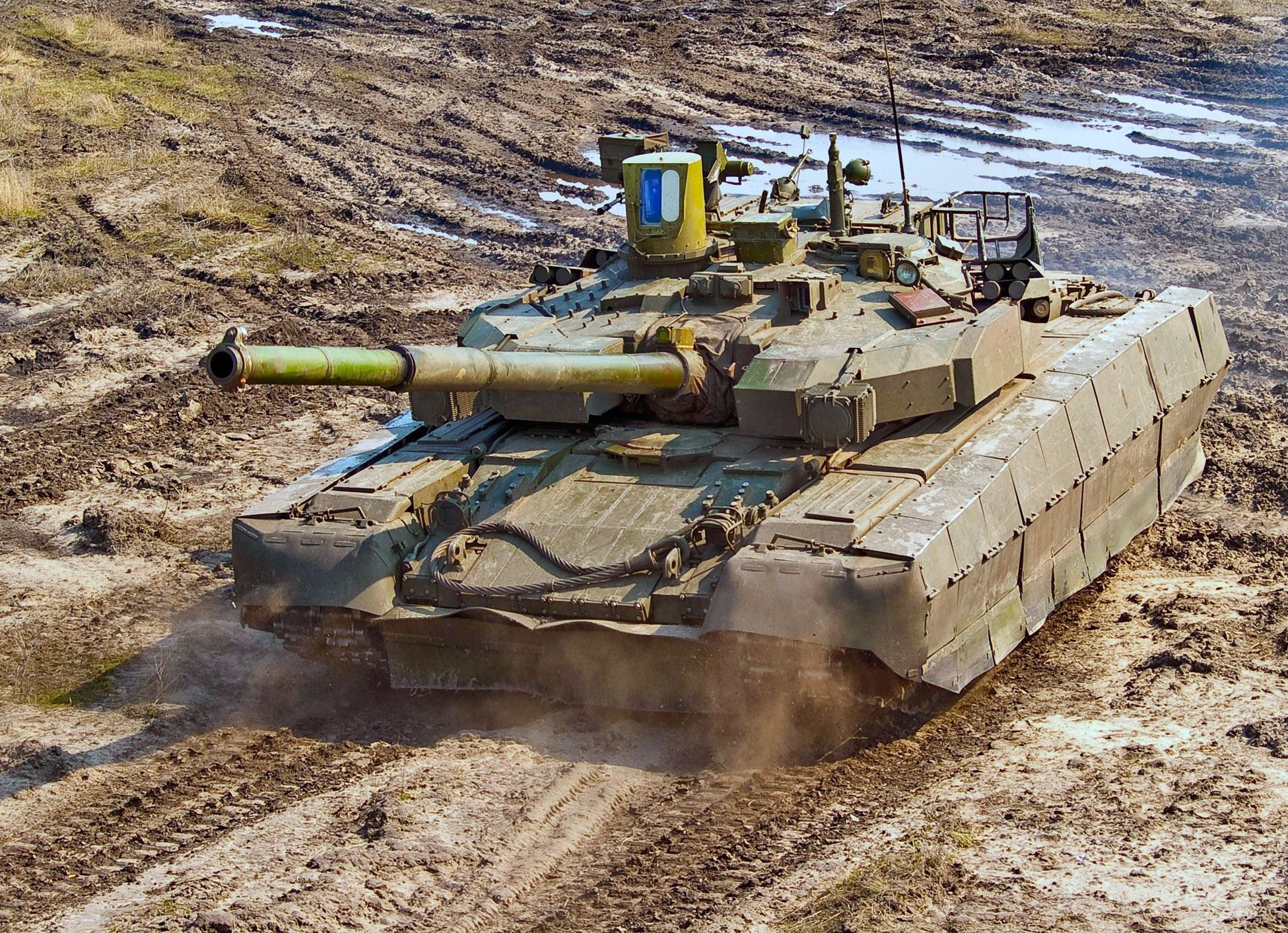 Lvs tanks. Т 84 БМ Оплот. Танк т-84 Оплот. Т-84 Оплот. Т-84 Оплот-м.