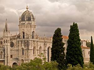 Bureaubladachtergronden Beroemde gebouwen Portugal