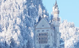 Bureaubladachtergronden Burcht Duitsland Slot Neuschwanstein een stad