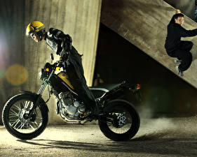 Fonds d'écran Yamaha Motocyclette