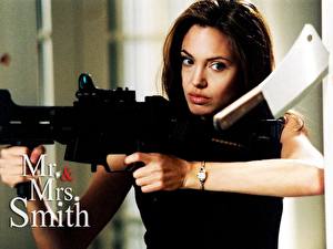 Tapety na pulpit Pan i Pani Smith (film 2005)