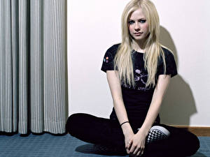Tapety na pulpit Avril Lavigne