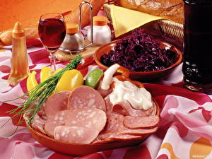 Tapety na pulpit Produkty mięsne Ustawienie stołu Kiełbasa Jedzenie