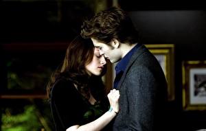 Papel de Parede Desktop Crepúsculo A Saga Twilight - Lua Nova Robert Pattinson Kristen Stewart Abraço Filme