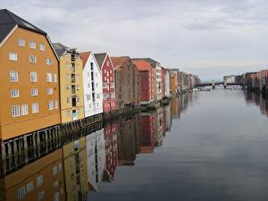 Bakgrundsbilder på skrivbordet Byggnader Norge  Städer