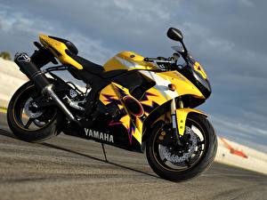 Bureaubladachtergronden Yamaha motorfiets