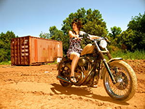 Hintergrundbilder Mädchens Motorrad
