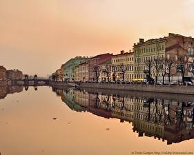 Bureaubladachtergronden Huizen Sint-Petersburg Waterfront