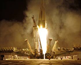 Картинка Корабли Ракета Старт Старт в ночь Космос