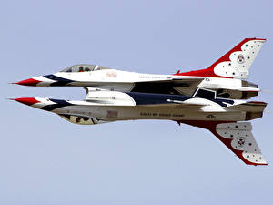 Pictures Airplane Fighter aircraft F-16 Fighting Falcon