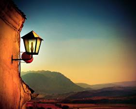 Фото Уличные фонари фонарь на стене