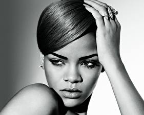 Sfondi desktop Rihanna