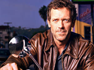 Картинка Hugh Laurie на мотоцикле