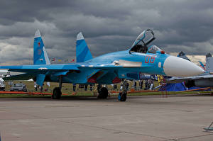 Hintergrundbilder Flugzeuge Jagdflugzeug Suchoi Su-27 Luftfahrt