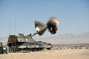 Pictures Self-propelled gun Firing pzh 2000 military
