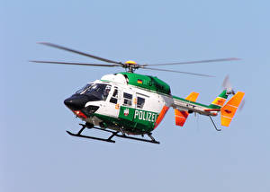 Bureaubladachtergronden Helikopter BK-117 Polizei