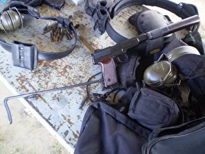 Bakgrundsbilder på skrivbordet Pistol Ljuddämpare (eldvapen) Militär
