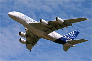 Fonds d'écran Avions Avion de ligne Airbus Airbus-a380