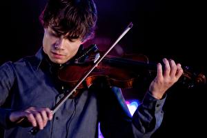 Papel de Parede Desktop Alexander Rybak Violino Música Celebridade