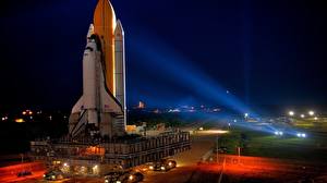 Fonds d'écran Navire Fusée Space shuttle Discovery, Nasa Сosmos