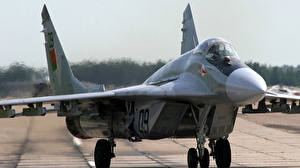 Fonds d'écran Avions Avion de chasse Mikoyan-Gourevitch MiG-29