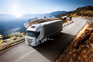 Desktop hintergrundbilder Lastkraftwagen IVECO Autos