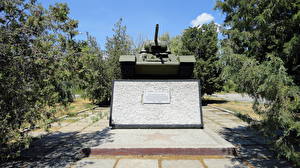Bureaubladachtergronden Monument T-34 Wolgograd een stad