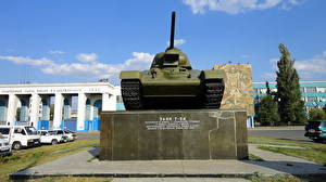 Bureaubladachtergronden Monument T-34 Wolgograd een stad