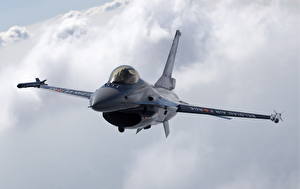 Pictures Airplane Fighter aircraft F-16 Fighting Falcon
