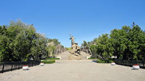 Обои Памятники Волгоград Мамаев курган, Скульптура Стоять на смерть город
