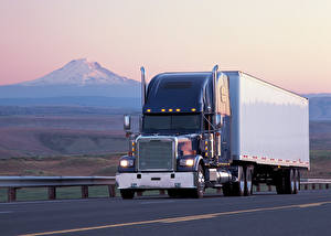 Bakgrundsbilder på skrivbordet Lastbil Freightliner Trucks bil