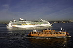 Fotos Schiff Kreuzfahrtschiff Liberty