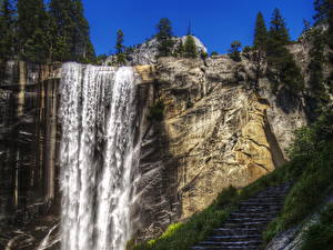 Bakgrundsbilder på skrivbordet Parker Ett vattenfall Amerika Yosemite Kalifornien Natur
