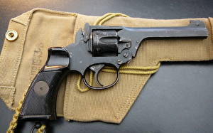 Bakgrundsbilder på skrivbordet Pistol Revolver Militär