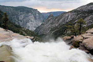 Papel de Parede Desktop Parque Montanha Cascata Estados Unidos Yosemite Califórnia Nevada Naturaleza