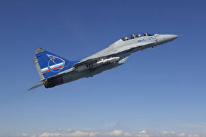 Bakgrundsbilder på skrivbordet Flygplan Jaktflygplan MiG-35 Luftfart