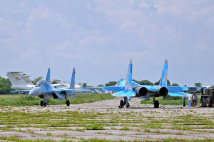 Fondos de escritorio Avións Avión de caza Sukhoi Su-27 Aviación