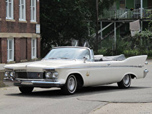 Bureaubladachtergronden Chrysler Imperial Convertible 1961 automobiel