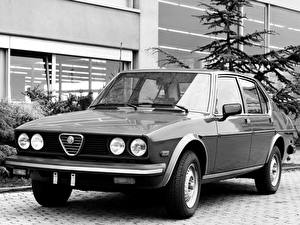 Fonds d'écran Alfa Romeo Berline  Voitures