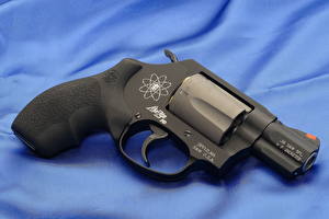 Tapety na pulpit Pistolety Rewolwer Smith & Wesson Model 337PD