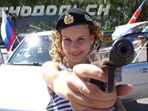 Fotos Pistole Unterhemd Hand  junge Frauen Heer