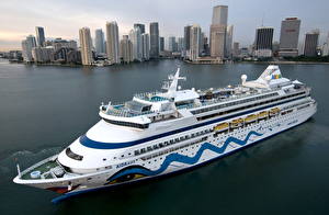 Photo Ship Cruise liner Aida aura