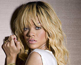 Bakgrundsbilder på skrivbordet Rihanna Kändisar Unga_kvinnor