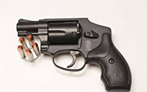 Bakgrundsbilder på skrivbordet Pistol Revolver .38 spl S&W
