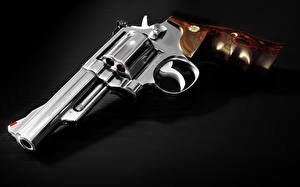 Картинки Пистолетом Револьвер револвер S&W