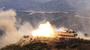 Hintergrundbilder Panzer M1 Abrams Schuss Amerikanische Militär